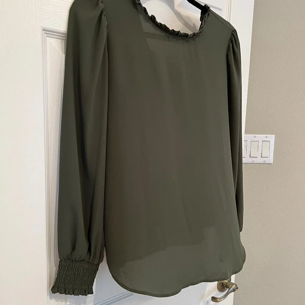 LOFT Ruffle-Neck Blouse in Olive Green with Tie Back and Smoked Sleeve Size S - Picture 10 of 16